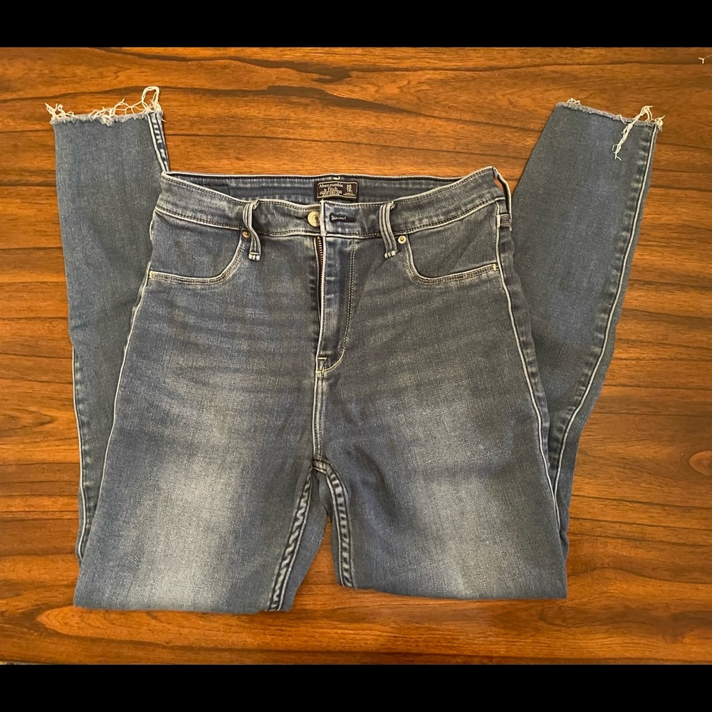 Abercrombie & Fitch Dark Wash High Waisted Legging